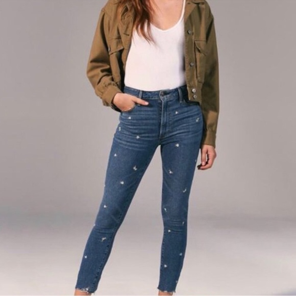 Abercrombie 💎 High Rise Embroidery fray ankle jeans